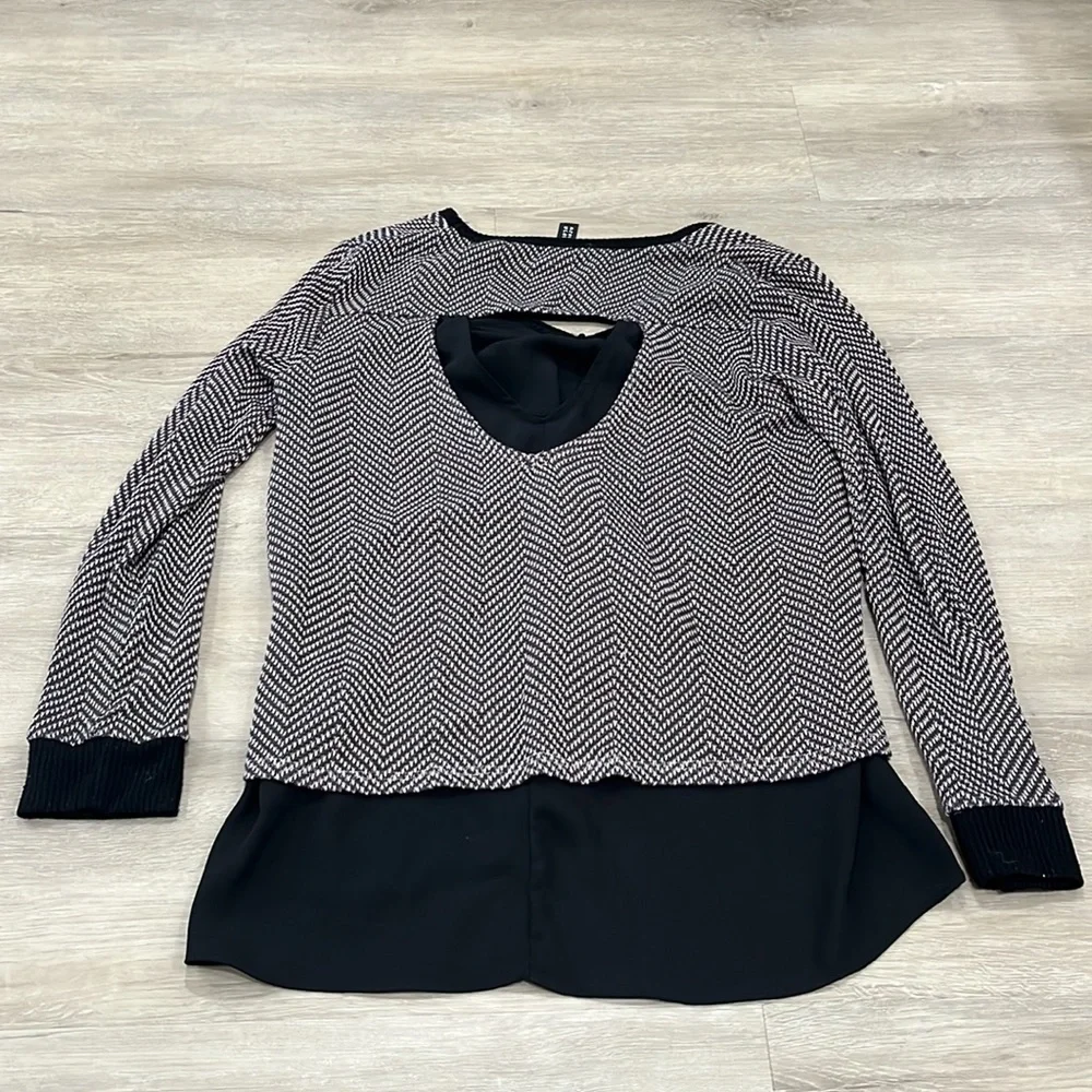 Design Lab Top - Picture 3 of 3